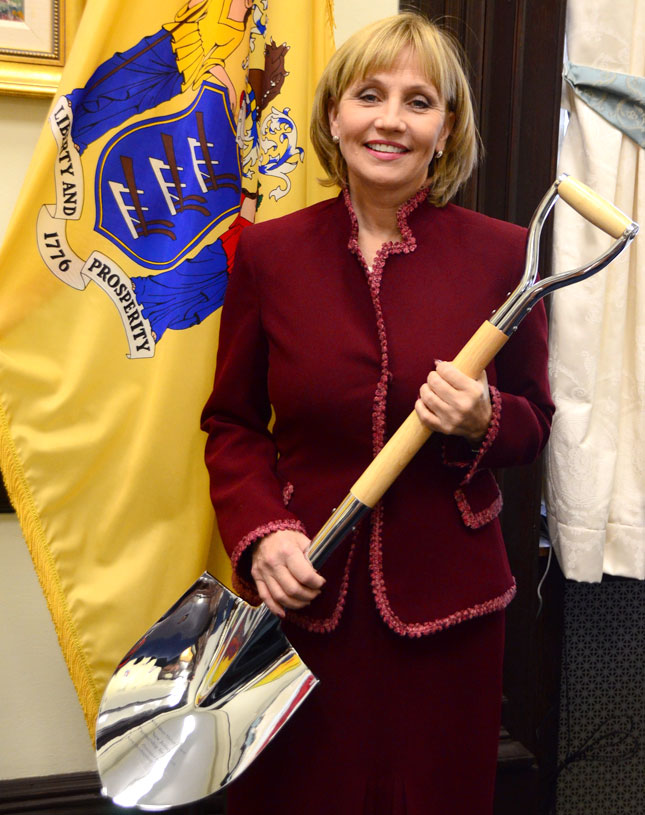 Figure 10: New Jersey Lt. Governor Kim Guadagno poses with the state’s Silver Shovel award.